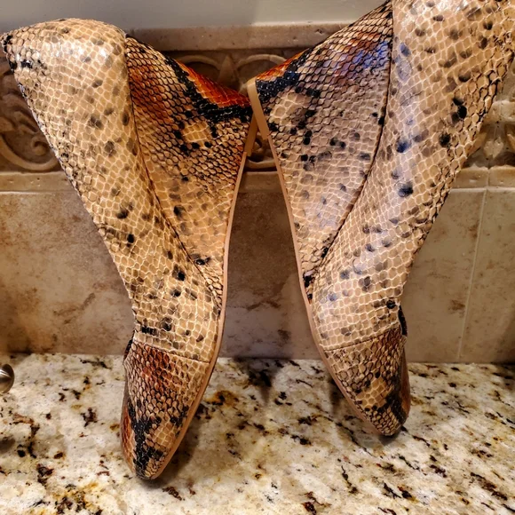 Wedges Shoes - Picture 2 of 7